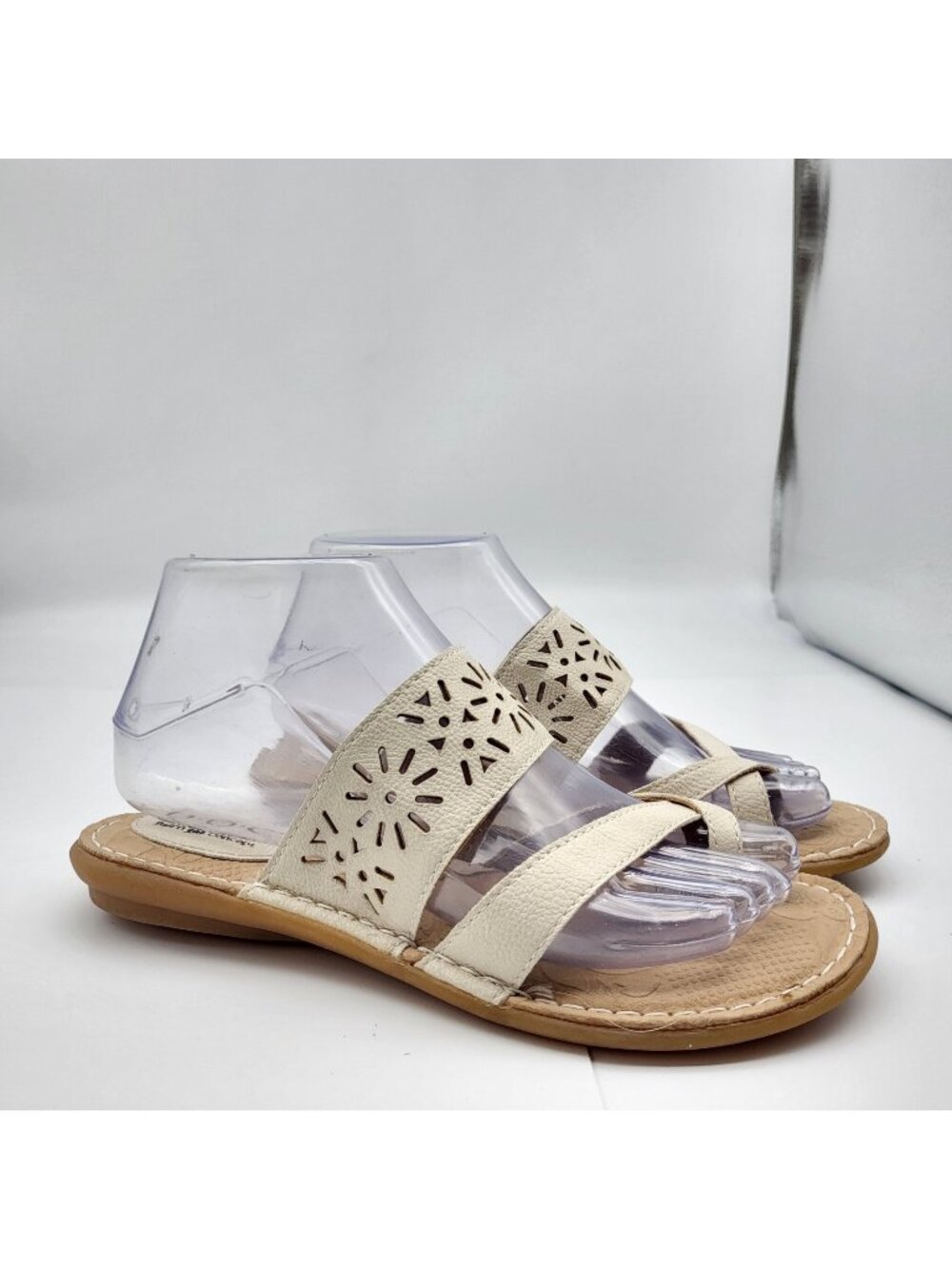 BOC Born SZ 6 Cream Leather Sandals Slip on Sexy Festival Toe Loop